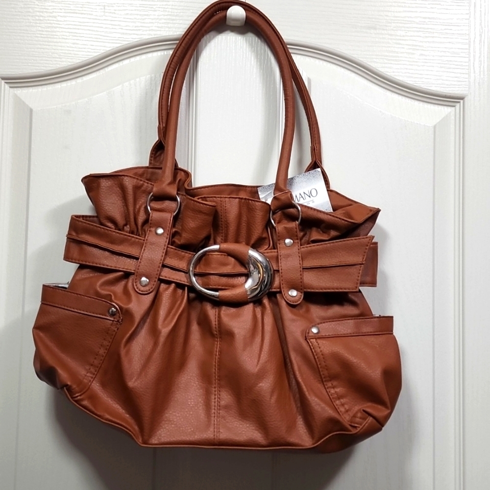 Del Mano leather purse NWT